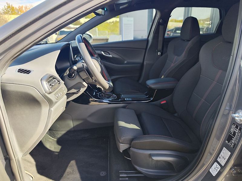 Hyundai i30 1.5 T-GDI/103kW N-Line DCT - fotka 14 z 35