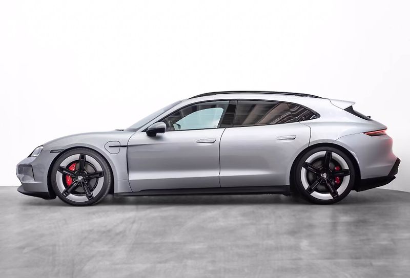 Porsche Taycan 4S Sport Turismo BOSE ACC Pano - fotka 3 z 23