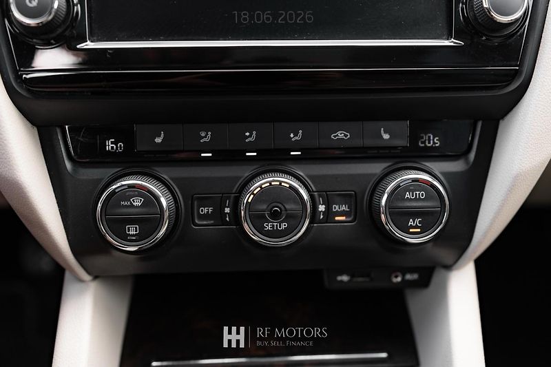 Škoda Octavia (2014) 1.6 TDI Elegance/Style - fotka 32 z 35