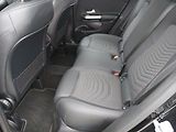 Mercedes-Benz GLA GLA180d - náhled 14