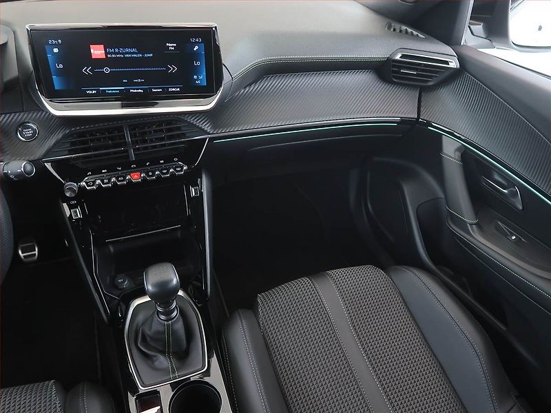 Peugeot 2008 (2022) GT 1.2 PureTech, Serv.kniha - fotka 8 z 12