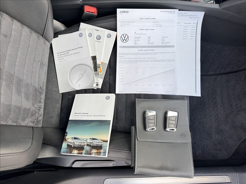 Volkswagen Passat 2,0 TDI HIGHLINE DPH 1.maj ČR - fotka 49 z 50