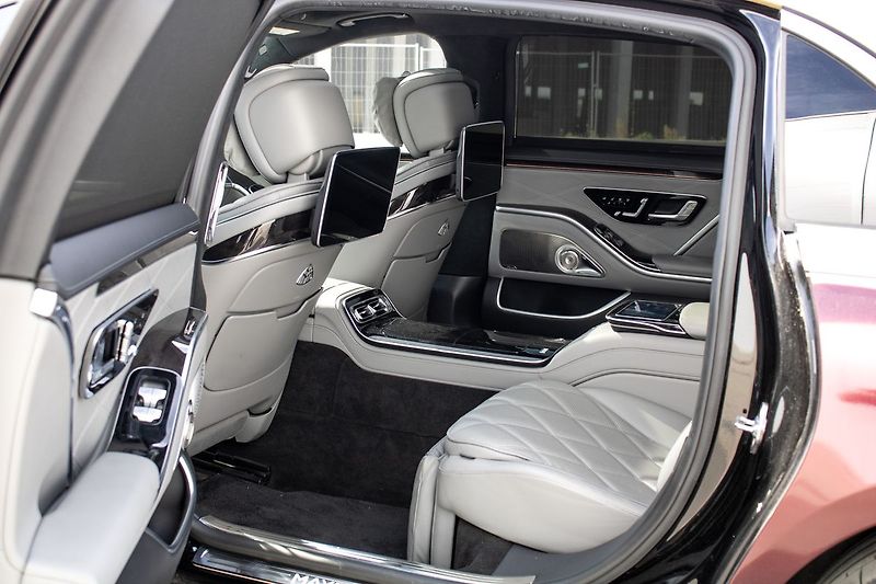 Mercedes-Benz Třídy S - fotka 33 z 47