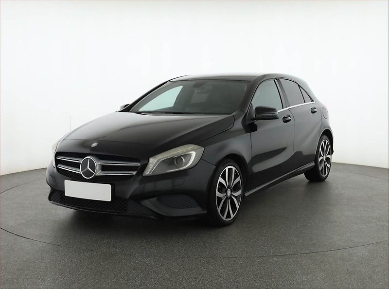 Mercedes-Benz Třídy A (2012) A 180 d, Xenony, Tempomat - fotka 2 z 13
