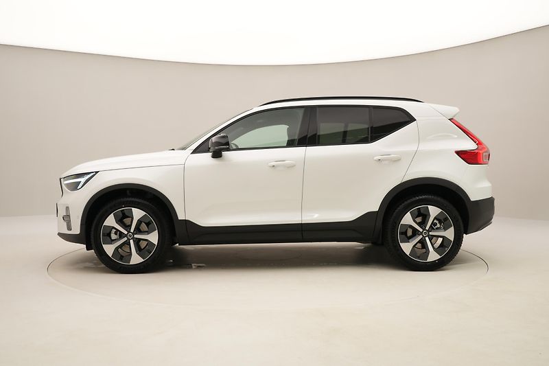Volvo XC40 (2026) B3 AUT DARK ULTRA  - fotka 9 z 60
