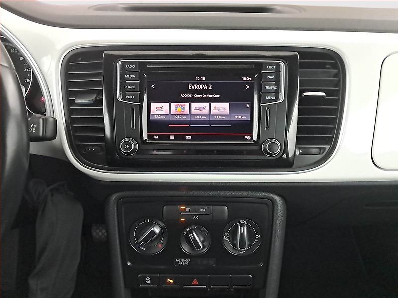 Volkswagen Beetle (2015) 2.0 TDI, Navi, Tempomat - fotka 12 z 19