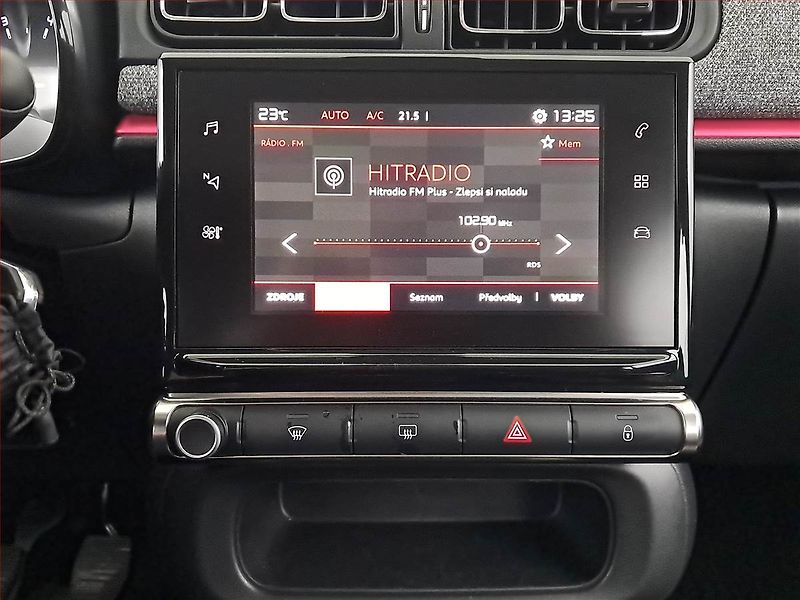 Citroën C3 (2018) 1.2 PureTech, ČR,1.maj - fotka 12 z 15