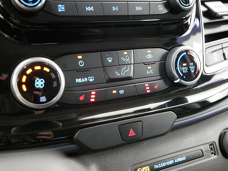 Ford Tourneo Custom - fotka 20 z 25