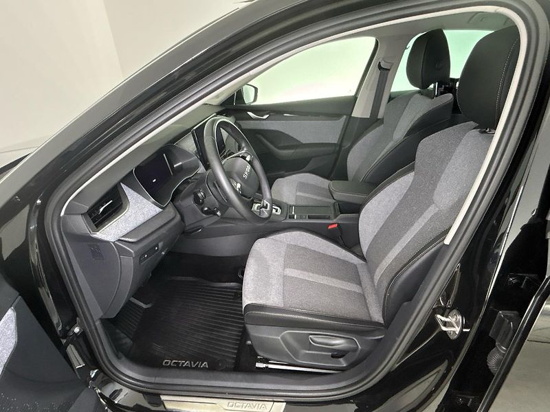 Škoda Octavia Top Selection DSG - fotka 7 z 29