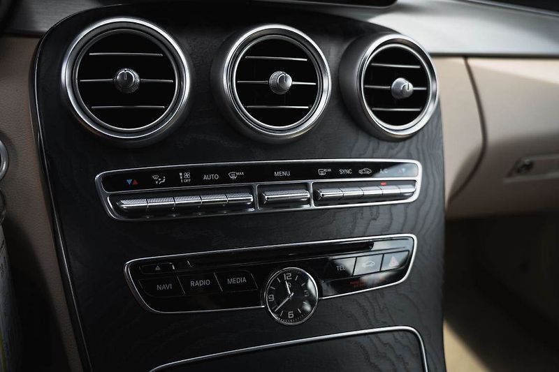 Mercedes-Benz Třídy C (2016) C 300 - fotka 21 z 27
