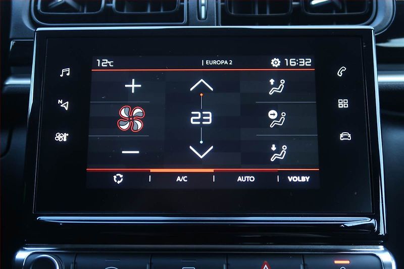 Citroën C3 (2020) Shine 1.2 PureTech, Tempomat - fotka 16 z 23