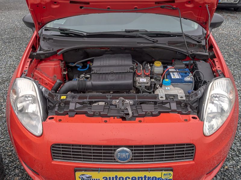 Fiat Grande Punto (2007) 1.4i 2x KOLA – PO SERVISU - fotka 30 z 37