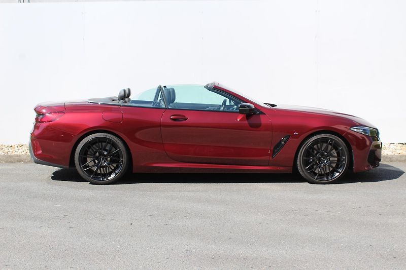 BMW Řada 8 840i xDrive Convertible - fotka 3 z 27