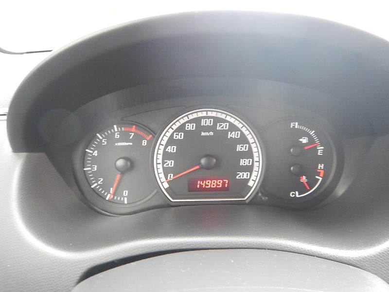 Suzuki Swift 1.3 GLX, ČR, DIGIKLIMA - fotka 24 z 28