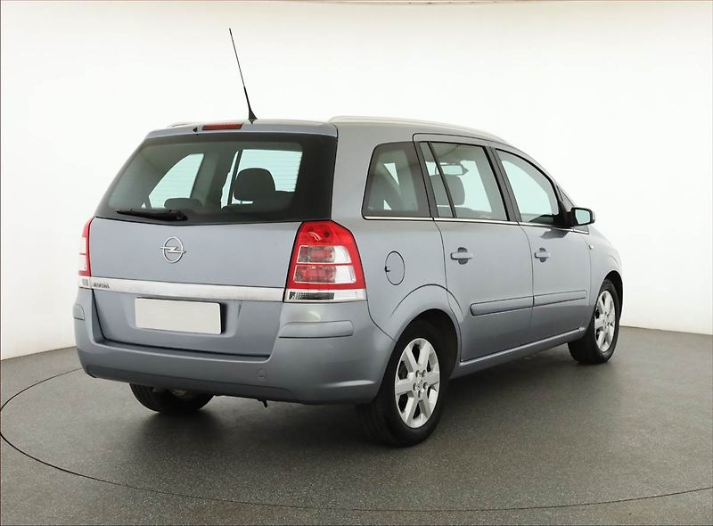 Opel Zafira (2009) 1.8, 7 míst, Serv.kniha - fotka 5 z 18