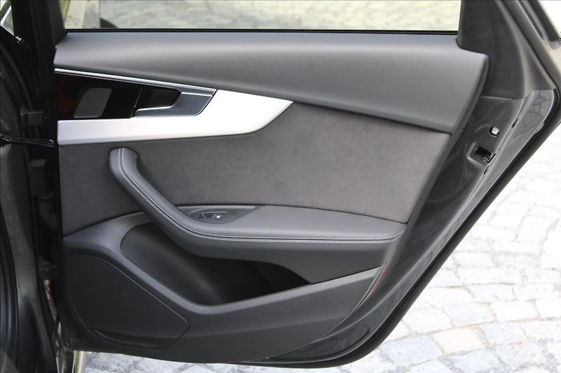 Audi A4 40TDI Q/S-LINE/ZÁRUKA/DPH/CZ - fotka 31 z 44