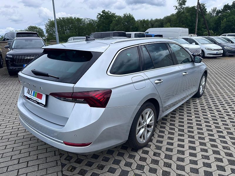 Škoda Octavia 2.0 TDI Style - fotka 2 z 15