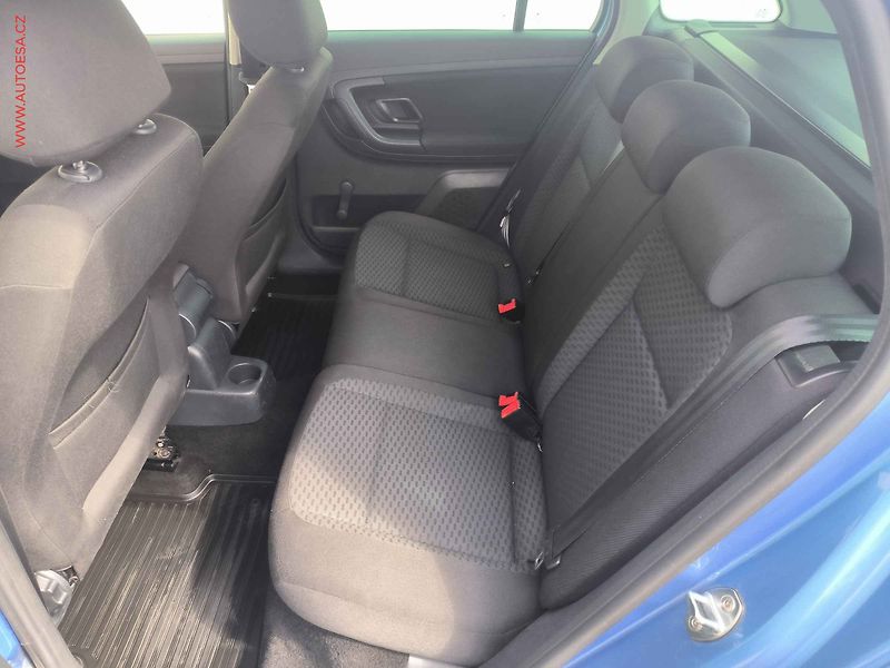 Škoda Fabia (2013) 1.2 TSi, 2.maj,ČR, AC, kamera - fotka 10 z 16