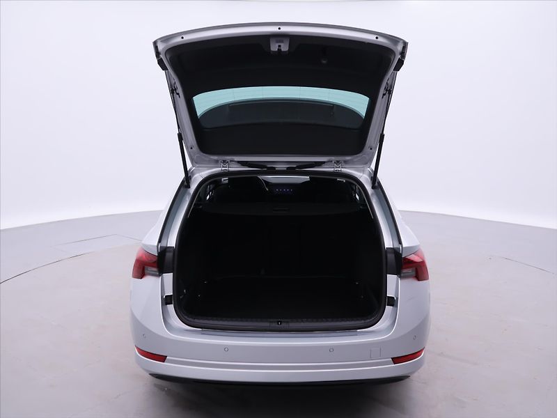 Škoda Octavia 2,0 TDI 110kW DSG Style DPH CZ - fotka 9 z 28