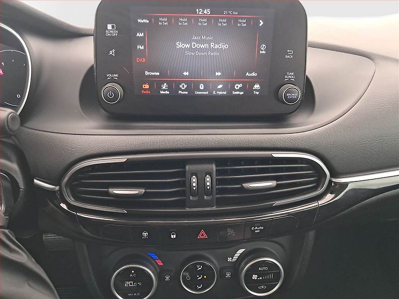 Fiat Tipo (2023) 1.5 MHEV, Automat, Serv.kniha - fotka 12 z 18