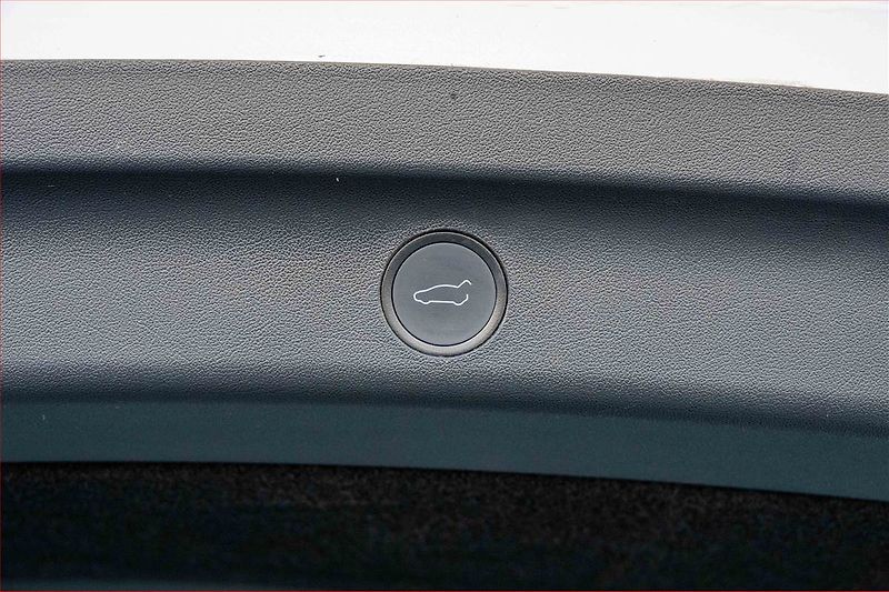 Tesla Model Y (2022) Long Range AWD 79kWh, SoH 90% - fotka 19 z 22