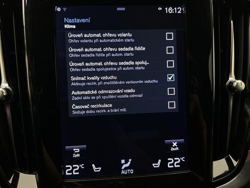 Volvo V60 D3 MOMENTUM PRO AUT - fotka 34 z 41