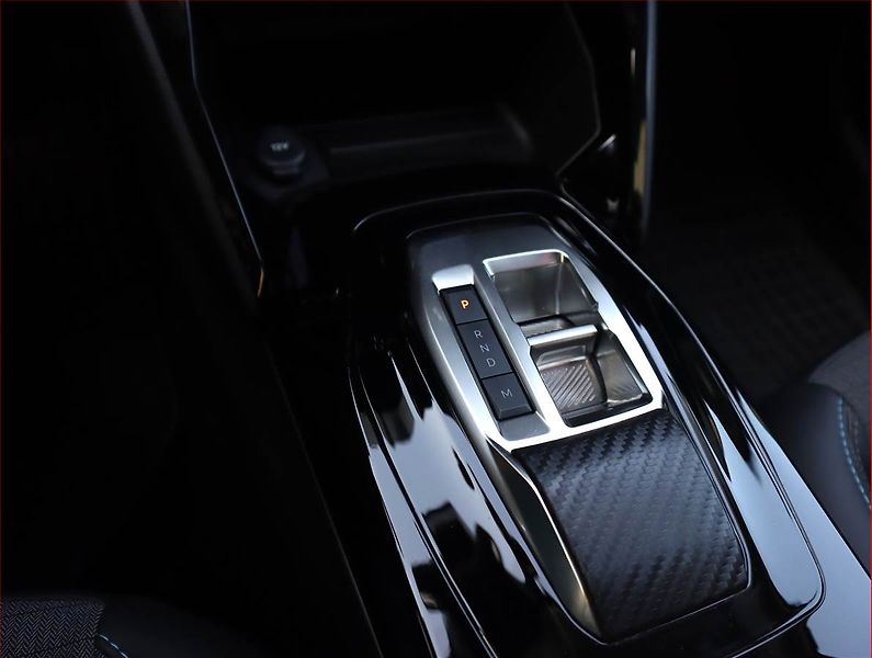 Peugeot 208 (2023) 1.2 PureTech, Automat, Navi - fotka 16 z 23