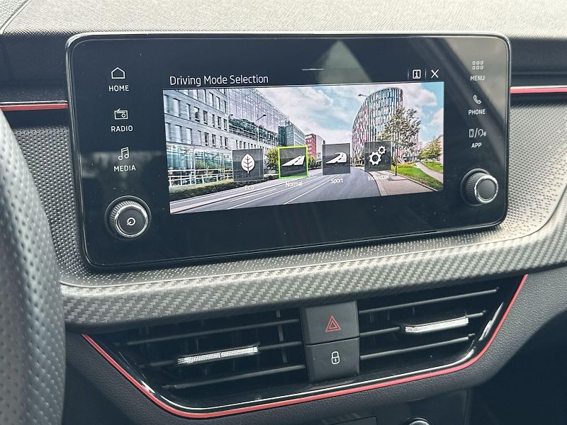 Škoda Kamiq (2025) 1.5 TSI DSG Monte Carlo - fotka 21 z 34