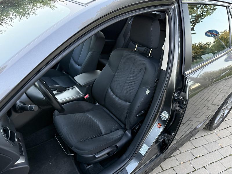 Mazda 6 2.0 Business-Line - fotka 20 z 31