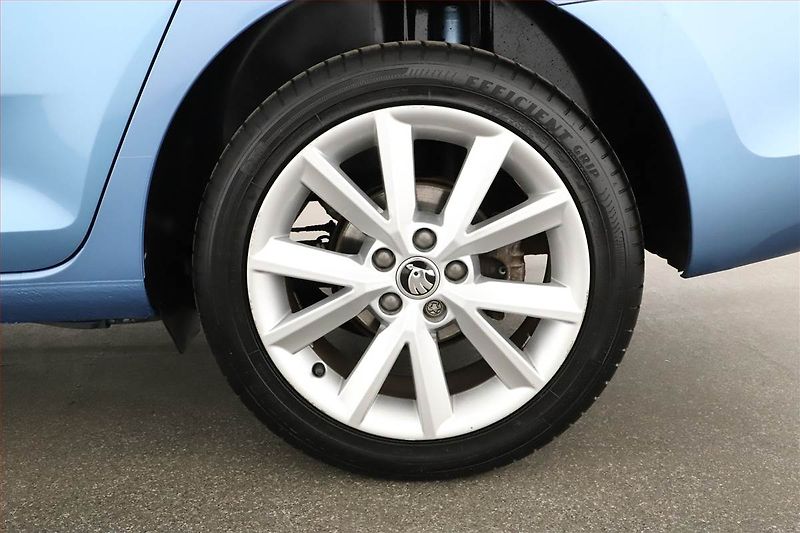 Škoda Rapid (2013) 1.2 TSI, Park. senzory - fotka 11 z 13