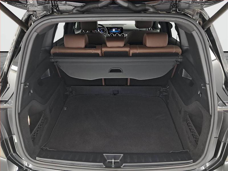 Mercedes-Benz GLB (2022) 180 - fotka 14 z 20