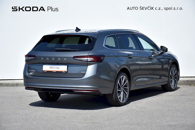 Škoda Superb (2026) Combi Laurin & Klement 2,0 TDI - fotka 2 z 45