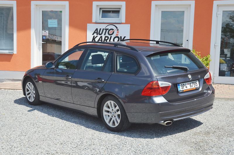 BMW Řada 3 (2008) 318i 105kW Touring / TAŽNÉ - fotka 4 z 31