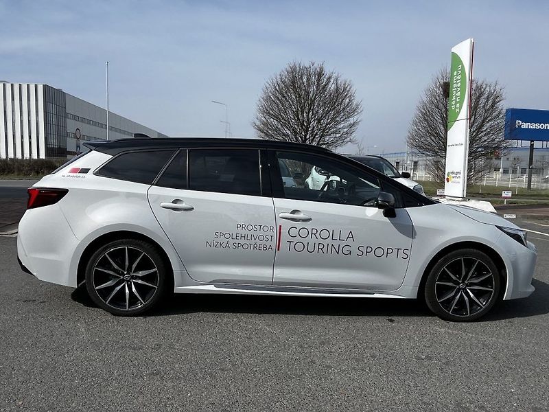 Toyota Corolla TS 2.0HEV GR Sport odběr ihned - fotka 3 z 30