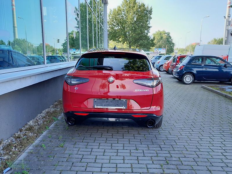 Alfa Romeo Stelvio (2025) Veloce 4x4 2,2 MTJ  210PS - fotka 8 z 34