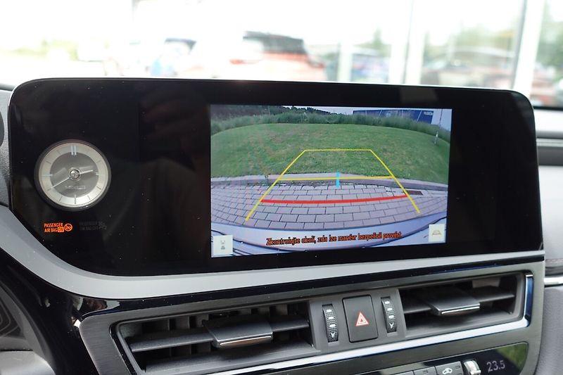 Lexus ES 300h ZLEVNĚNO 2,5 HSD LIMITED EDITI - fotka 21 z 41