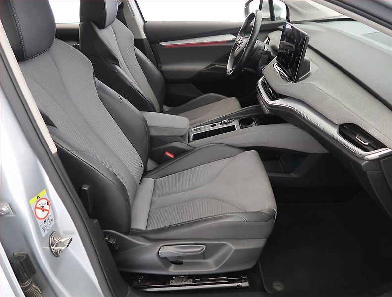 Škoda Enyaq (2023) Loft iV 80 (82 kWh), SoH 94% - fotka 9 z 28