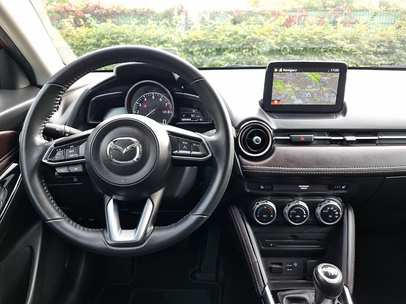 Mazda 2 (2018) 1.5 G-90.KIZOKU INTENSE,HEAD U - fotka 27 z 49