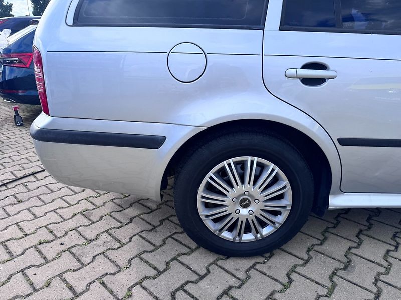 Škoda Octavia (2008) 1,9 TDI 74 KW TAŽNÉ - fotka 15 z 40