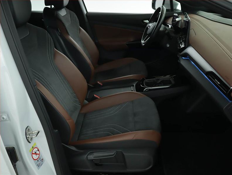Volkswagen ID.5 (2022) Pro Perf. (82 kWh), SoH 98% - fotka 9 z 18