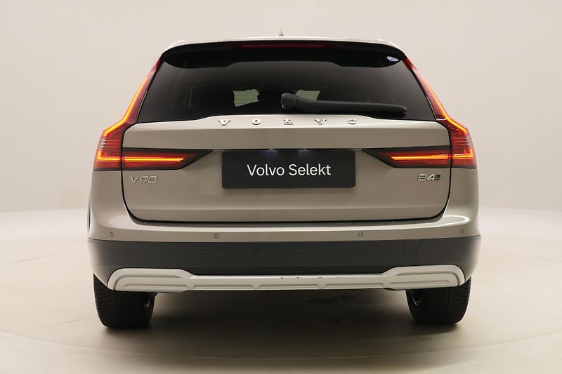 Volvo V90 CC B4 AWD MOMENTUM REZERVACE - fotka 12 z 53