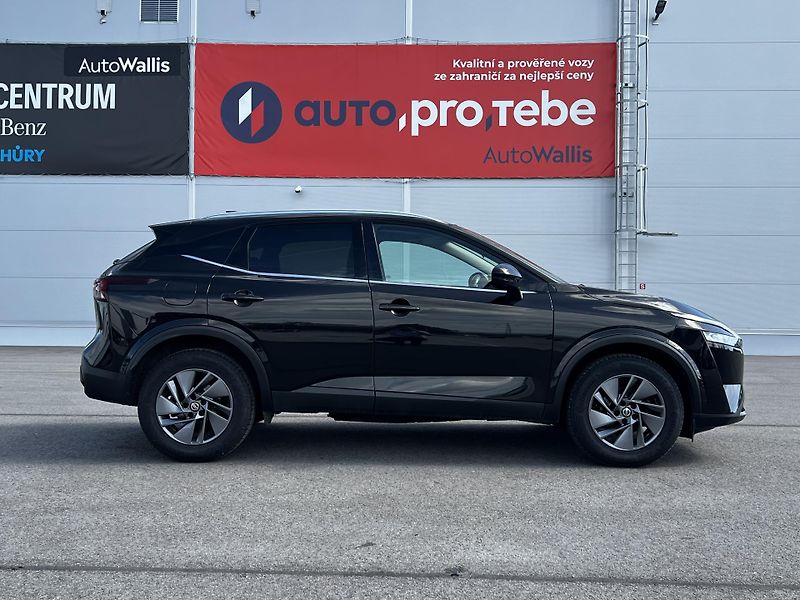 Nissan Qashqai 1.3T 103kW ACC Panorama DPH - fotka 3 z 20
