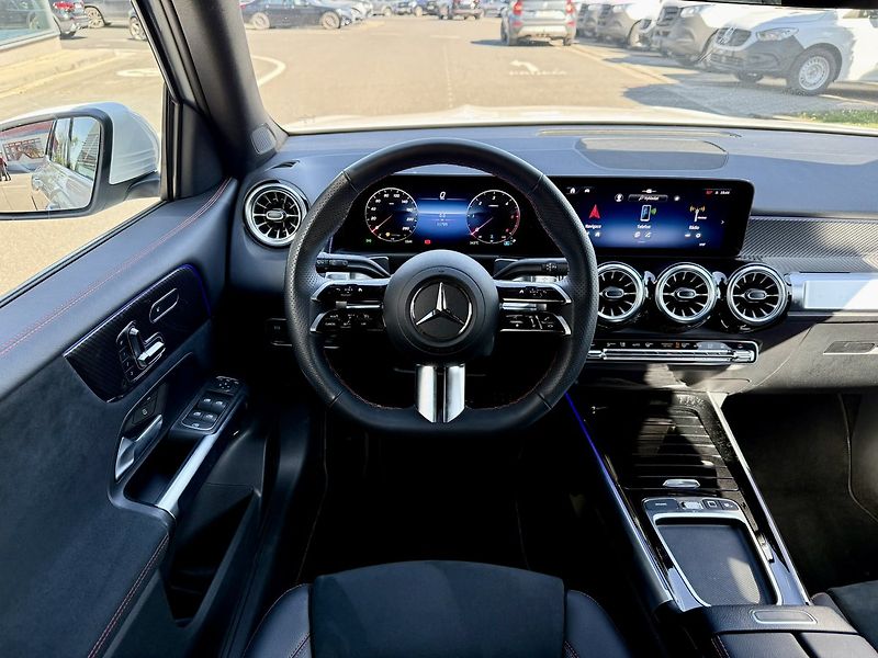 Mercedes-Benz GLB (2025) 200 d 4MATIC - fotka 21 z 45