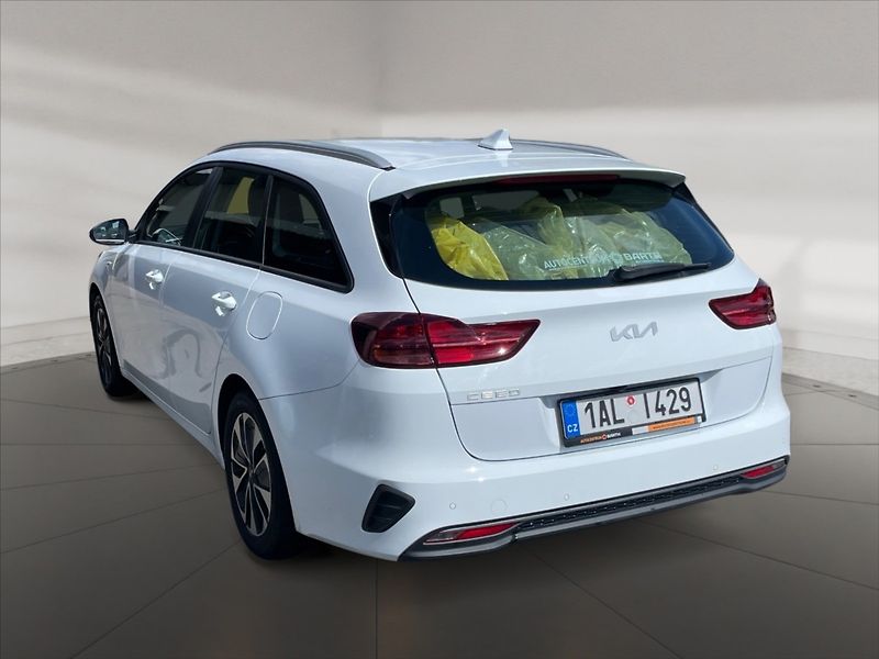 Kia Ceed 1,5 T-GDI 103 Spin - fotka 4 z 11