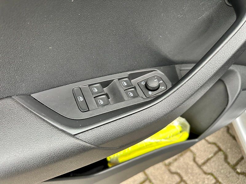 Škoda Karoq (2023) 2.0 TDI 85kW Ambition DSG - fotka 9 z 24