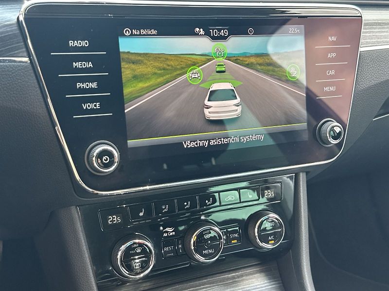 Škoda Superb (2022) Combi 2.0 TDI DSG Style - fotka 20 z 34