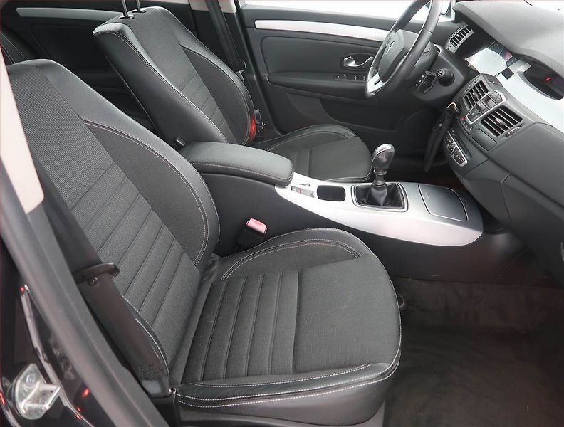 Renault Laguna (2008) 2.0 dCi, Tempomat - fotka 9 z 17