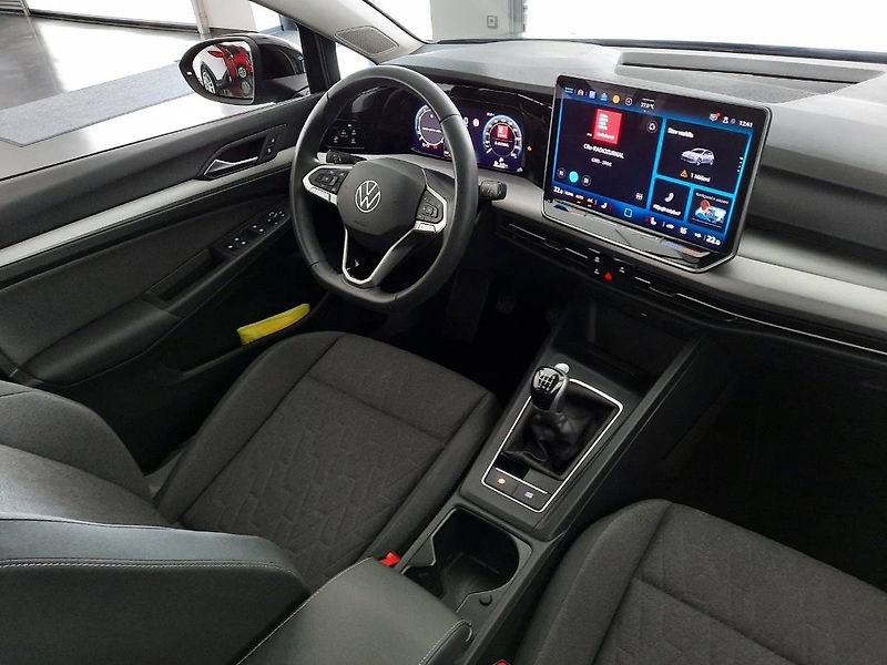 Volkswagen Golf (2025) People 1,5 TSI (85kW/116k) - fotka 12 z 25