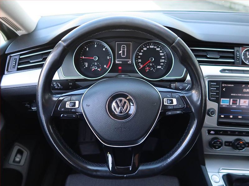 Volkswagen Passat (2015) Comfortline 2.0 TDI, Navi - fotka 17 z 18