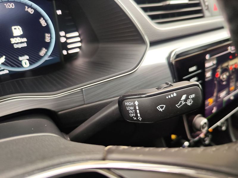 Škoda Superb 1.5 TSI/110kW Ambition DSG - fotka 27 z 31